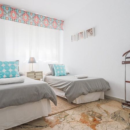 Appartamento Puerta De Carmona Siviglia Esterno foto