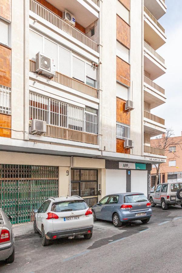 Appartamento Puerta De Carmona Siviglia Esterno foto