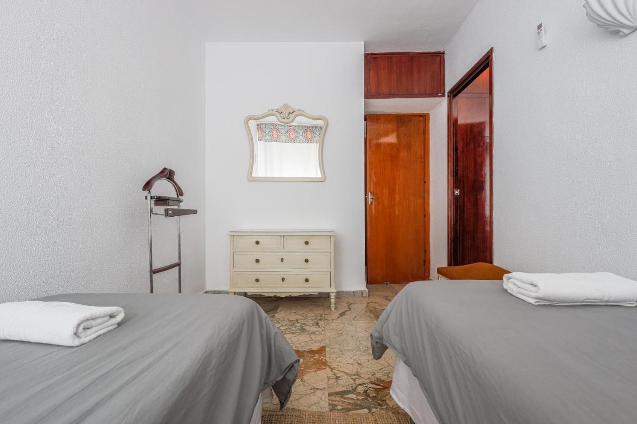 Appartamento Puerta De Carmona Siviglia Esterno foto