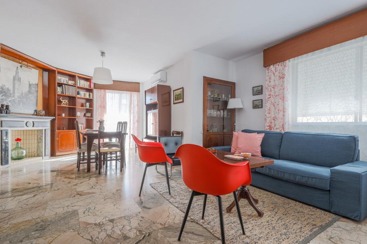 Appartamento Puerta De Carmona Siviglia Esterno foto